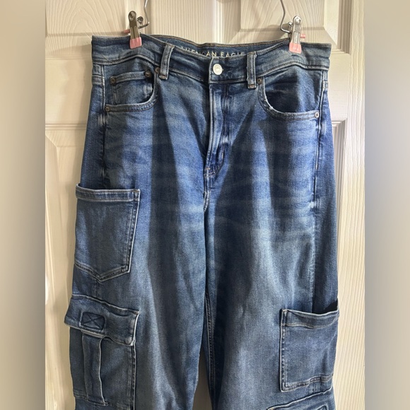 American Eagle Outfitters Women's Super High-Rise Baggy Straight Jeans - Picture 3 of 7